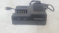 Motorola NTN4633C Two-Way Radio Battery Charger