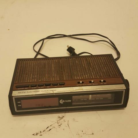 Vintage Allmate R-8218 AM/FM Electronic Clock Radio