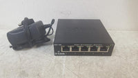 D-Link DES-105 Unmanaged Metal Desktop Ethernet Switch w/ Adapter