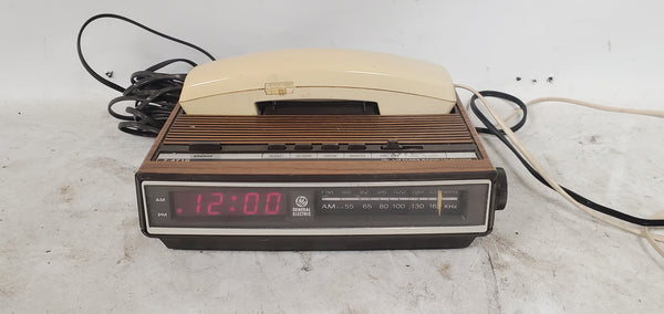 Vintage General Electric 7-4710A Combination FM/AM Clock Radio Telephone