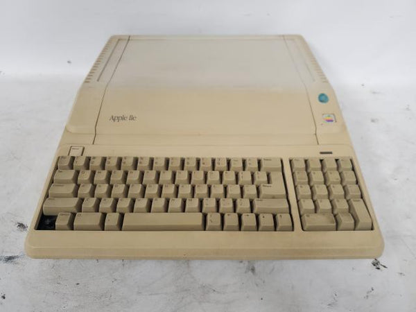 Vintage Apple IIe A2S2128 Personal Home Computer Missing Key Case Damage