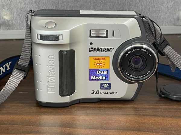 Sony MVC-FD200 Black & Silver Digital Still Camera 2.0MP